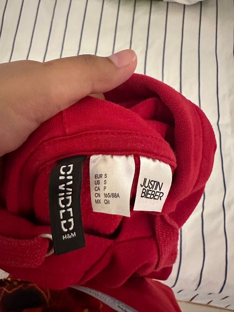 H&M Justin Bieber Hoodie (Category: Hoodies) located in Cebu City. Submitted by reii7ii (Listing ID 1306244550, Image 3). Description: - size: s - buyer will shoulder sf .