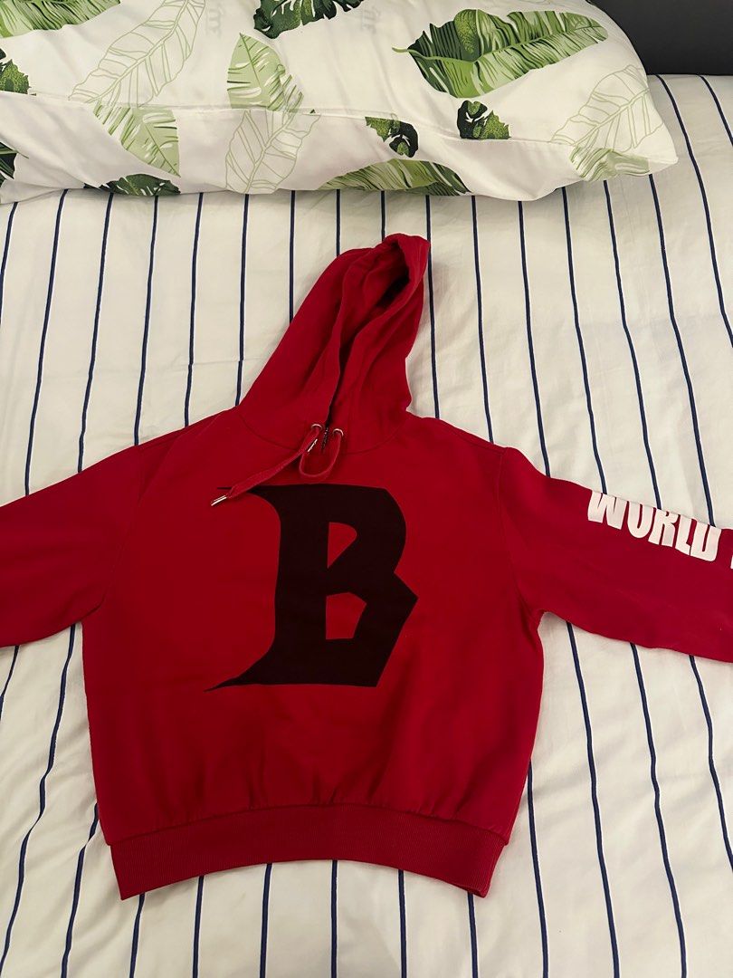 H&M Justin Bieber Hoodie (Category: Hoodies) located in Cebu City. Submitted by reii7ii (Listing ID 1306244550, Image 1). Description: - size: s - buyer will shoulder sf .