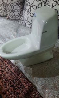 Inax ceramic toilet bowl ashtray 8x7x4