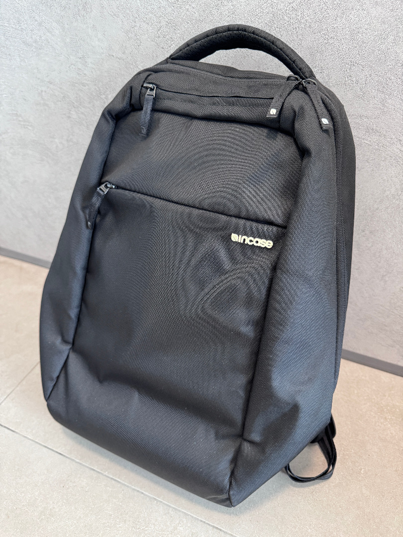 Incase Icon Lite Pack, Men's Fashion, Bags, Backpacks on Carousell
