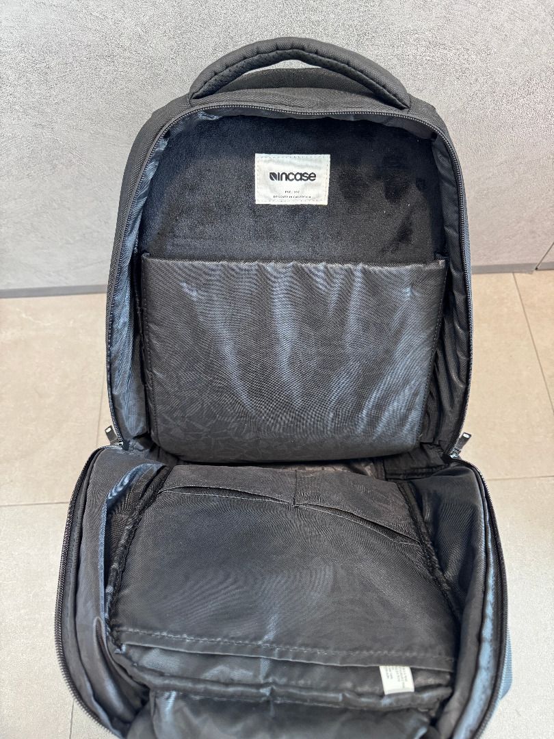 Incase Icon Lite Pack, Men's Fashion, Bags, Backpacks on Carousell