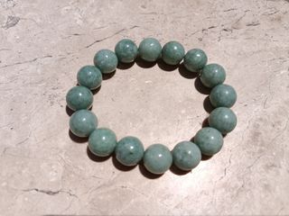 Jadeite with Floating Green and Snow Flower Bracelet