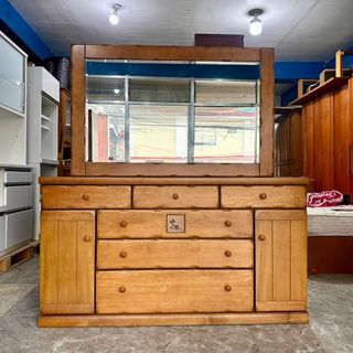 Japan Quality Vanity Mirror Table / Dresser