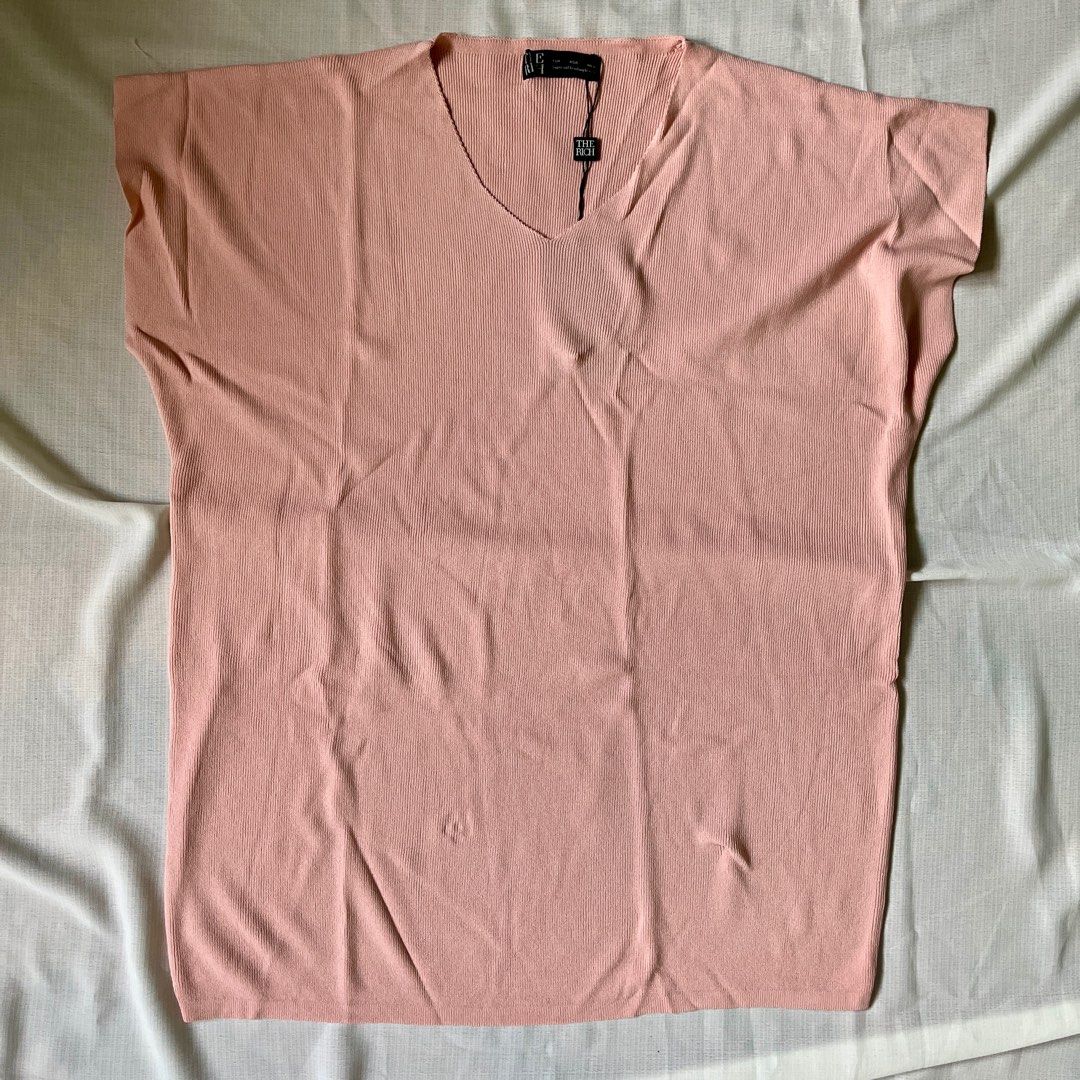 Knit Tops from Thailand L-XL (Category: Blouses) located in Manila. Submitted by mcyching (Listing ID 1306282903, Image 3). Description: .