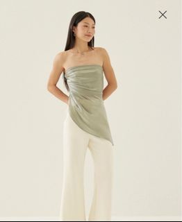 (Category: ) located in . Submitted by valprelovedclothes (Listing ID 1306299509, Image 1). Description: .