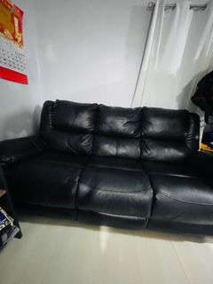 Leather recline sofas