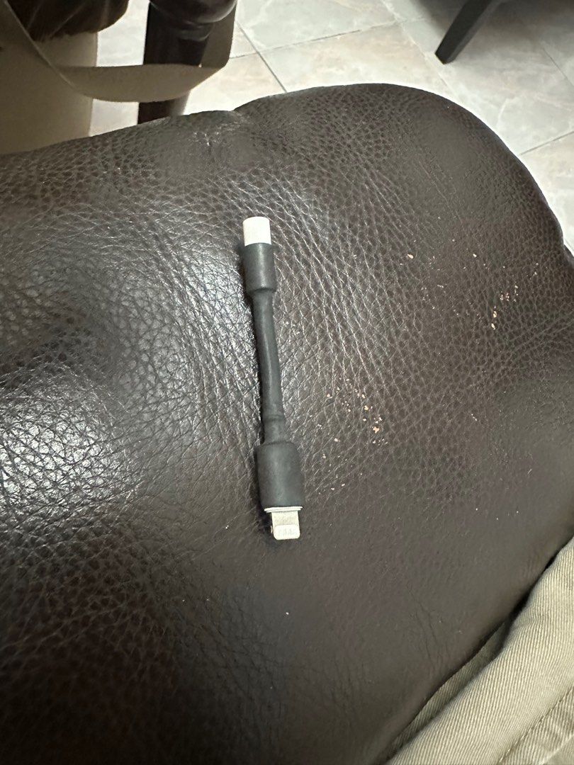 lighting to 3.5mm jack audio iPhone (Category: Portable Audio Accessories) located in Malabon City. Submitted by Jevillanueva123 (Listing ID 1306236067, Image 2). Description: Naka shrink wrap since day one..