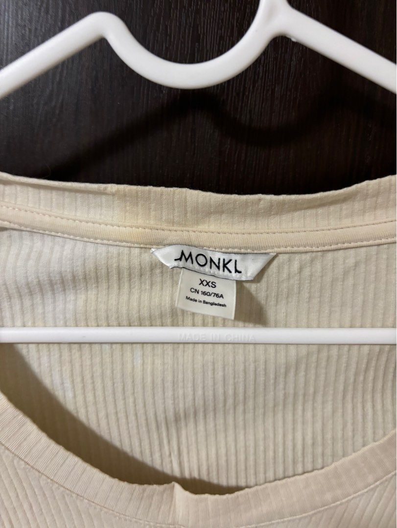Monki Top (Category: Longsleeves) located in Quezon City. Submitted by trsshd (Listing ID 1306282218, Image 2). Description: Used once then stained it 🥲 Way less than its original price .