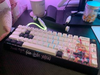 （分類：）位於 。 由 chrl1e 提交（商品編號 1306296653，圖片 1）。簡介： 。