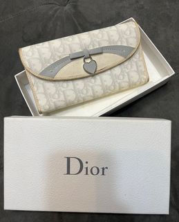 MUST GO SALE 🤍 Authentic Christian Dior Vintage White & Gray Trotter Logogram Romantique Heart Pendant Long Trifold Wallet