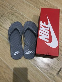 Nike slipper men size 10