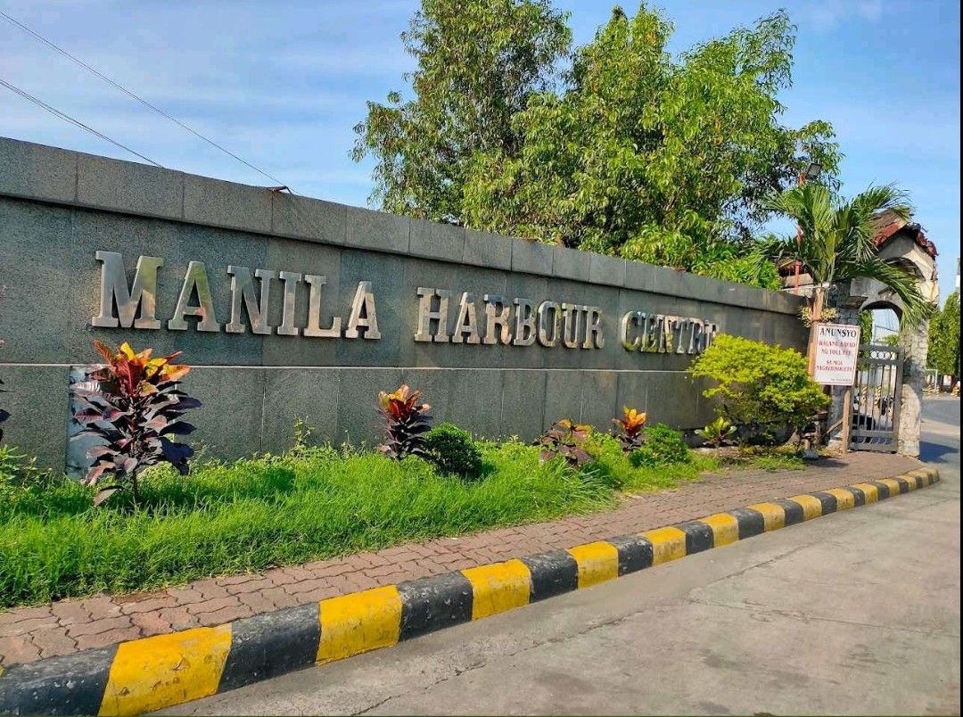 North Harbor (Category: Lot) located in Navotas City. Submitted by a2crealty (Listing ID 1306181941, Image 1). Description: Lot Area 10000 sqm Industrial Lot inside Harbor Center Limited Lot Available in the area Price at 150k per sqm ( Neg ) For Inquiry pls call : 09175862288.