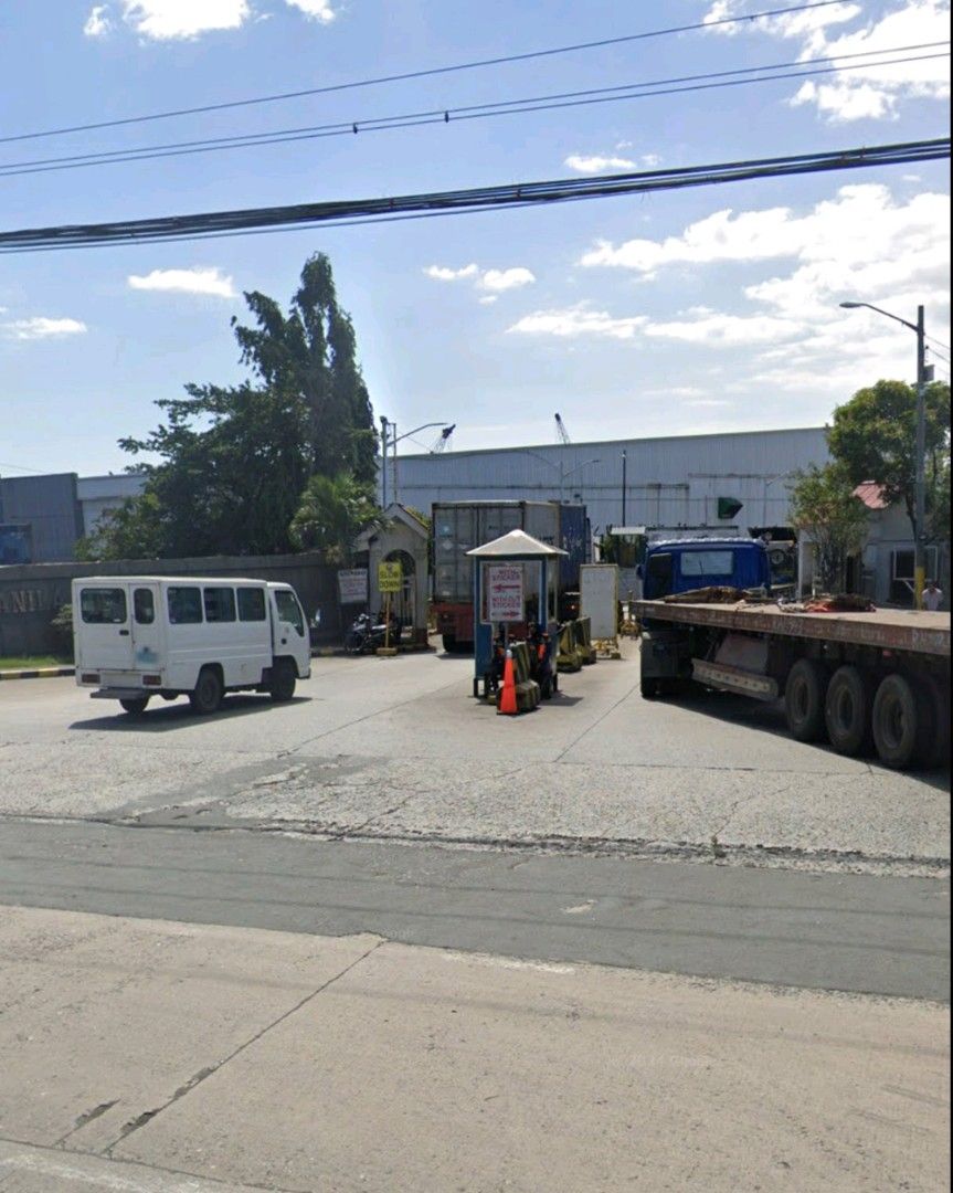 North Harbor (Category: Lot) located in Navotas City. Submitted by a2crealty (Listing ID 1306181941, Image 3). Description: Lot Area 10000 sqm Industrial Lot inside Harbor Center Limited Lot Available in the area Price at 150k per sqm ( Neg ) For Inquiry pls call : 09175862288.