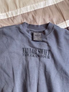 Official Taylor Swift Merchandise - Wash Crewneck S