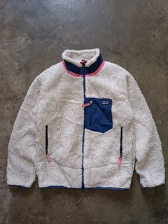 Patagonia Retro X Fleece jacket 
20 x 24 SMALL TO MEDIUM 
VERY GOOD CONDITION 
NO ISSUE 
1500 PLUS SF