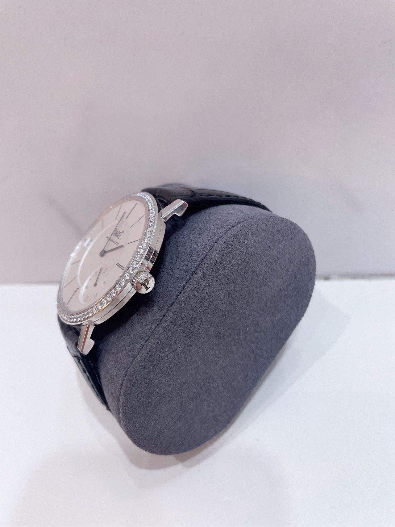 PIAGET WATCH G0A39138 (Category: Watches) located in Singapore. Submitted by angelchen7722 (Listing ID 1306189584, Image 3). Description: PIAGET WATCH G0A39138 SKU: 8296390 - Pre-Loved - Full Set - 40mm.