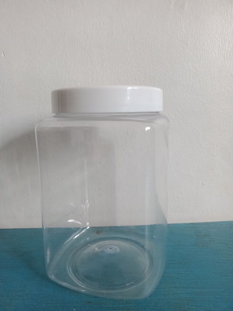 Plastic Square Container (Category: Storage Boxes & Baskets) located in Makati City. Submitted by clutterms (Listing ID 1306253515, Image 1). Description: Plastic Square Container 👉 used for storing dish sponges stock. 👉 condition: barely noticeable scratches and in good condition. 👉 rfs: not using and not going to use. 🌟 decluttering 🌟 pick up location: Pembo, Taguig mode of payment: e-wallet, COD mode of delivery: same-day only SF Shoulder