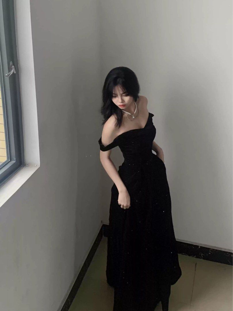 PO Off shoulder elegant stars sparkly black dress Birthday tea