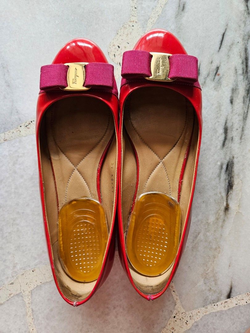 Red ferragamo flats clearance
