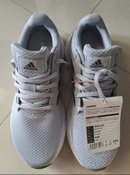 Sepatu Adidas asli jepang size 43 New murah meriah sale jual rugi original 100 Fesyen Pria Sepatu Sneakers di Carousell