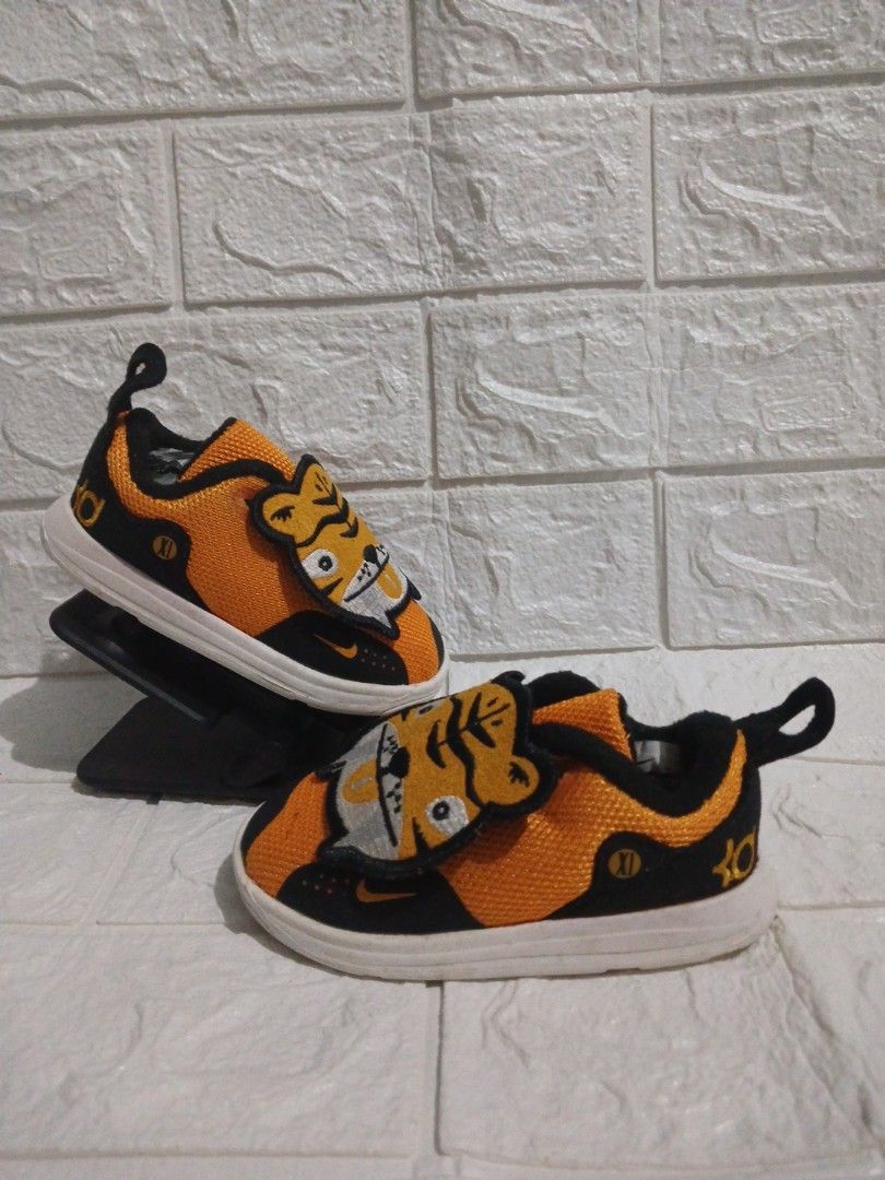 Sepatu second anak Nike KD 11 Little Big Cats Orange Bayi Anak Lainnya di Carousell