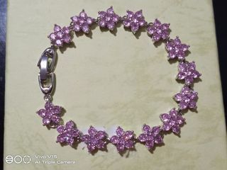 Shiny pink stones flower design bracelet