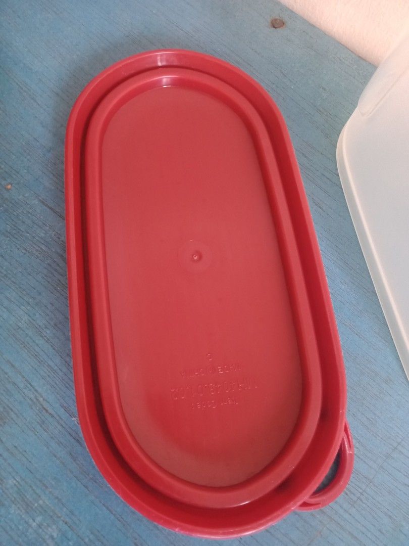 Slim Plastic Food Storage (Category: Food Organization & Storage) located in Makati City. Submitted by clutterms (Listing ID 1306236271, Image 3). Description: Slim Plastic Food Storage 👉 used as milk container. 👉 condition: noticeable scratches and yellowish body. In good condition. 👉 rfs: not using and not going to use. 🌟 decluttering 🌟 pick up location: Pembo, Taguig mode of payment: e-wallet, COD mode of delivery: same-day only SF Should