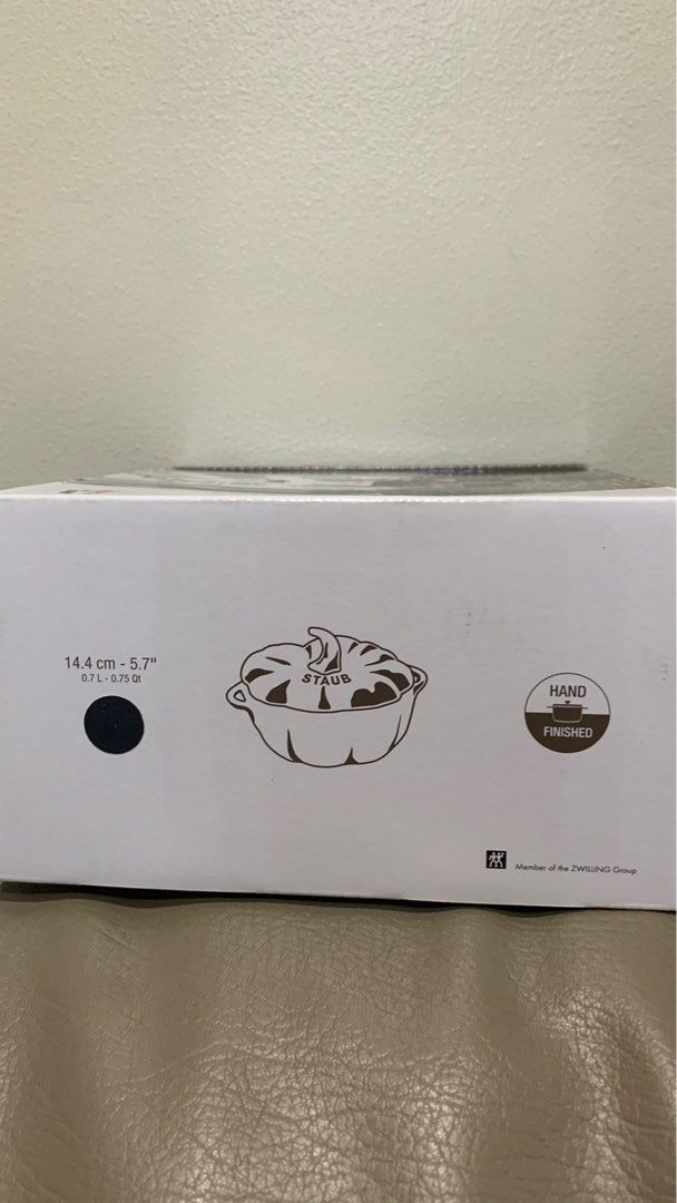 Staub pumpkin cocotte .75qt (Category: Other Kitchenware & Tableware) located in Manila. Submitted by slothyspad (Listing ID 1306334061, Image 3). Description: .