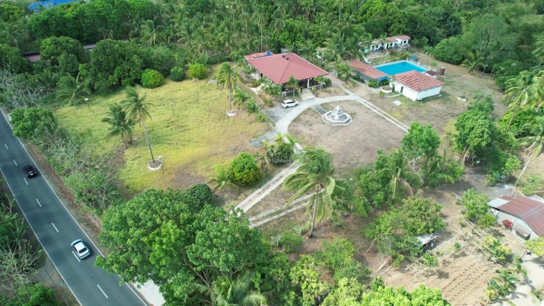 Alfonso Resort for Sale 1.3 hec (Category: Commercial) located in Makati City. Submitted by propertymartph (Listing ID 1306317421, Image 2). Description: Amidst Alfonso's cool charm lies this former resort, offering 13,802 square meters of possibilities. A sprawling one-story main building, six cabins, a circular driveway, a spacious pool, with plenty of parking await. Whether swimming with loved ones, celebrating birthdays or weddings, or hostin