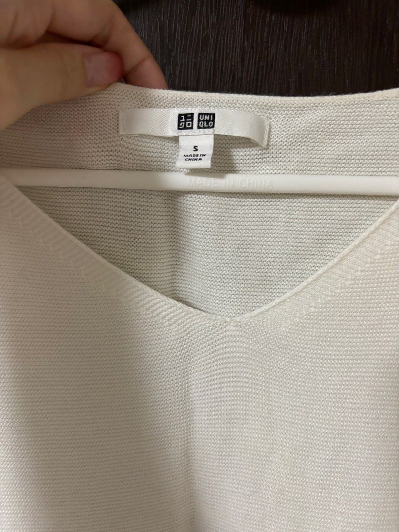 Uniqlo Top (Category: Others Tops) located in Quezon City. Submitted by trsshd (Listing ID 1306281714, Image 2). Description: .