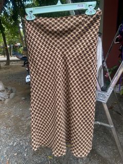 Vintage Midi skirt, Women's Fashion, Bottoms, Skirts on Carousell