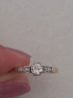 (Category: ) located in . Submitted by vintagehuntsg (Listing ID 1306188839, Image 1). Description: .