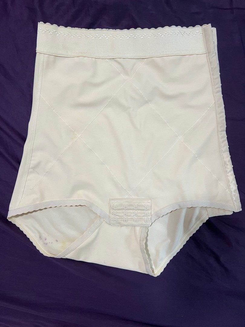 Wink Binder (Category: Maternity wear) located in Quezon City. Submitted by tipid (Listing ID 1306260382, Image 1). Description: Like new. Used for 1 week only post partum Price negotiable .