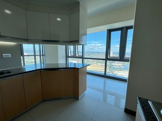2 Bedroom corner unit at Eastwood Global Plaza with overlooking city-view. Rent to own for 44k/month, move-in for 10% DP only