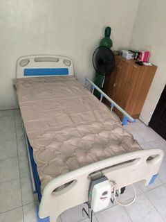 2 Cranks HOSPITAL BED with AIR MATTRESS