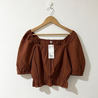 🌸 SALE 🌸 UNIQLO Brown/Rust 100% Cotton Eyelet Embroidery Square Neck Cropped Volume Short Sleeves Statement Blouse