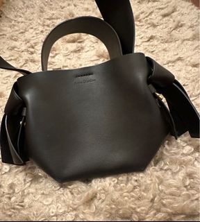 （分類：）位於 。 由 ca_armen 提交（商品編號 1301644716，圖片 1）。簡介： 。