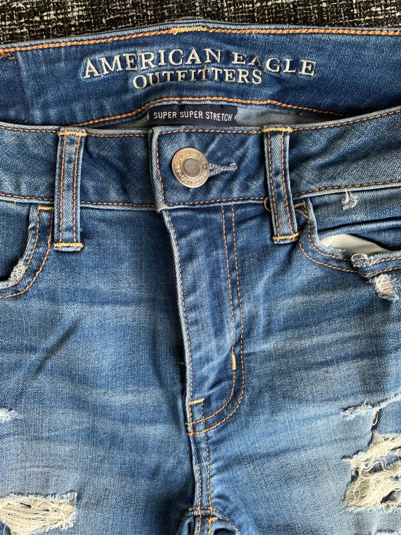 Size 32cm waist American Eagle Outfitters Ripped Distressed Jeans Soft Denim Stretch Jeggings like new Women s Fashion Bottoms Jeans Leggings on Carousell