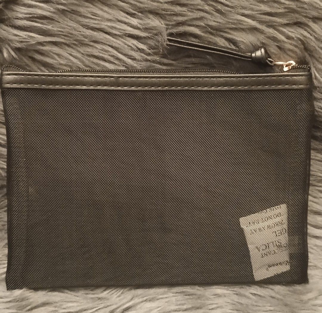 Anastasia Beverly Hills Makeup Bag (Category: Makeup) located in Antipolo. Submitted by legoninos.legoninas (Listing ID 1301625788, Image 2). Description: black Authentic and brand new.