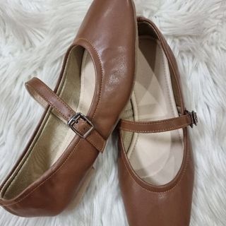 brown/tan square toe mary janes