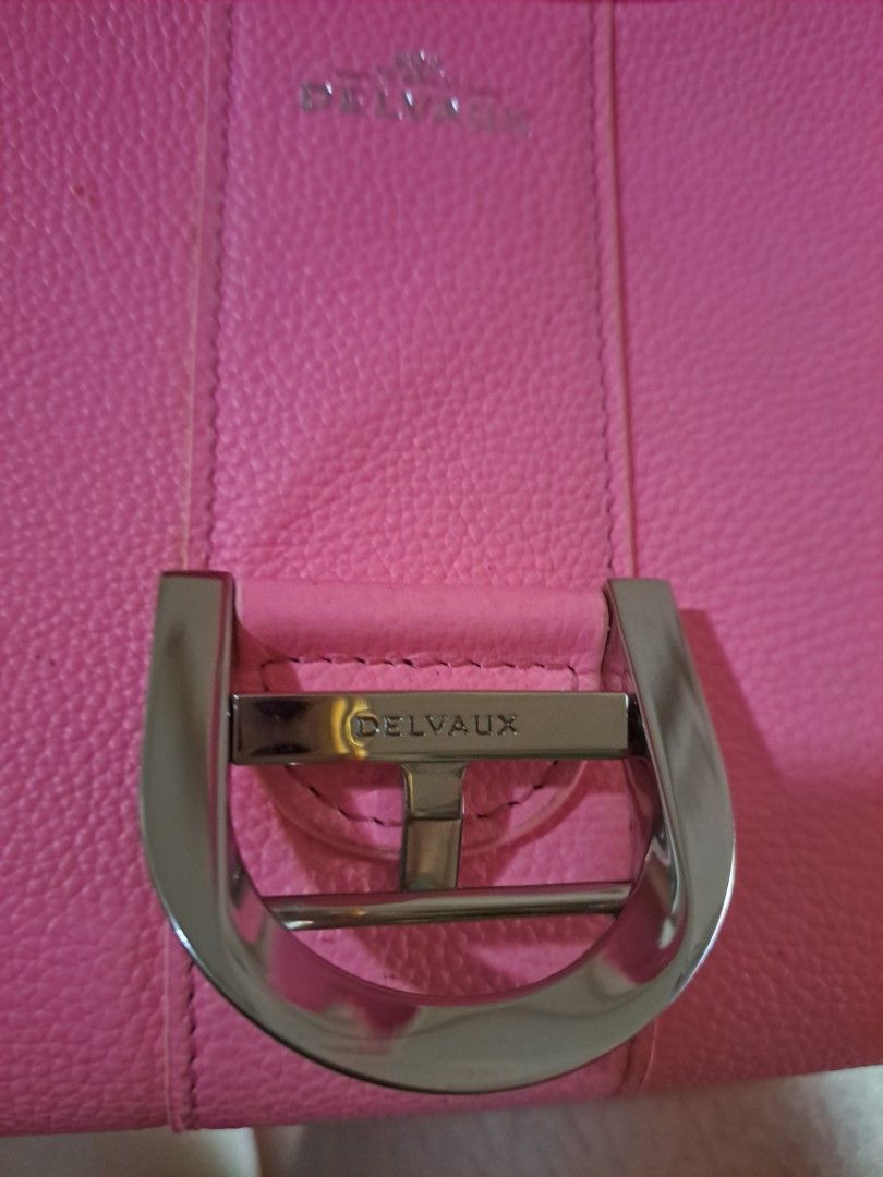Delvaux (Category: Luxury Bags & Wallets) located in Batangas. Submitted by venus232nd (Listing ID 1301484344, Image 3). Description: kindly check pic s issue.