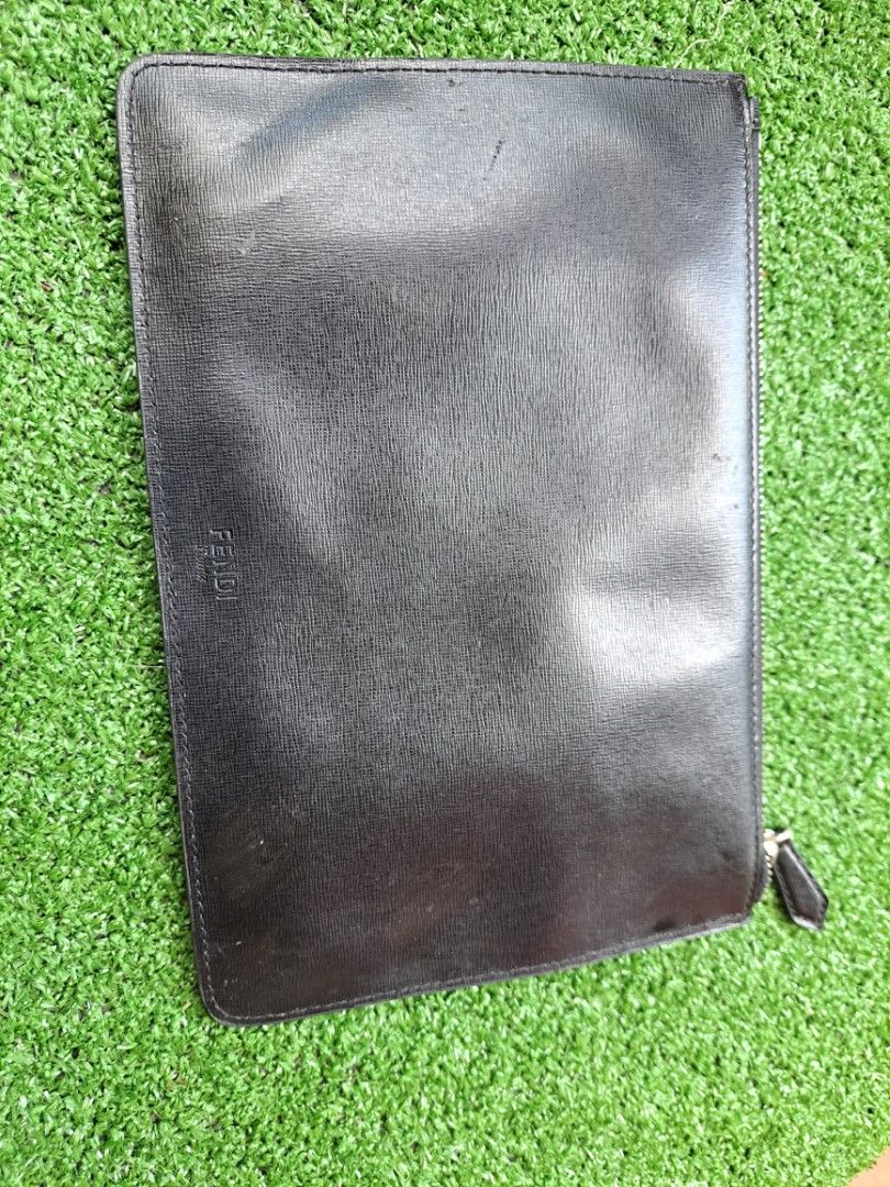 Fendi (Category: Luxury Bags & Wallets) located in Batangas. Submitted by venus232nd (Listing ID 1301485450, Image 3). Description: coded,ykk zip.