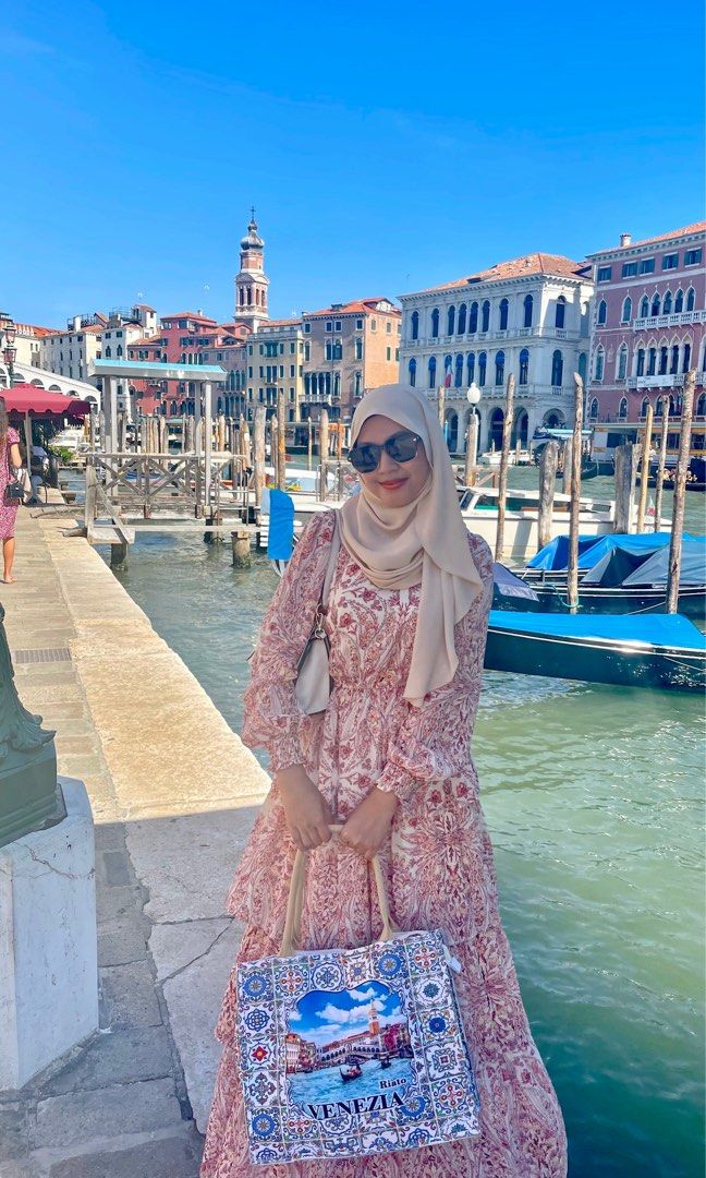 Floral themed dinner dress outlet