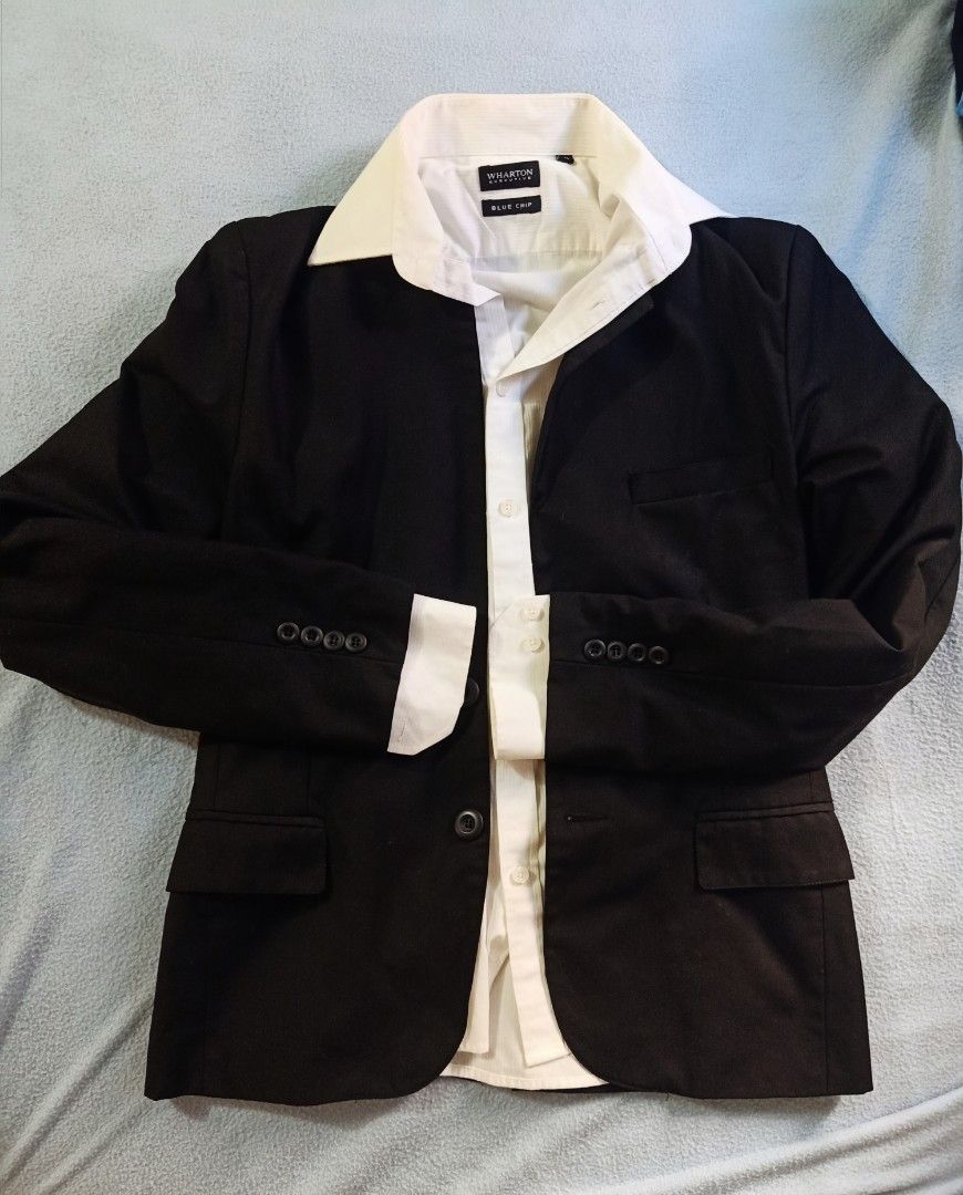 Formal coat with inner white long sleeves bundle (Category: Sets & Coordinates) located in Bulacan. Submitted by sansan112424 (Listing ID 1301558454, Image 2). Description: black coat with free wharton executive inner long sleeve please note that the tie is not included in the set. coat size on tag is L but can only fit to small-med size bulky yung coat, padded yung shoulder part. yung inner naman may flaw. I'm not sure if matatanggal pa yung sta