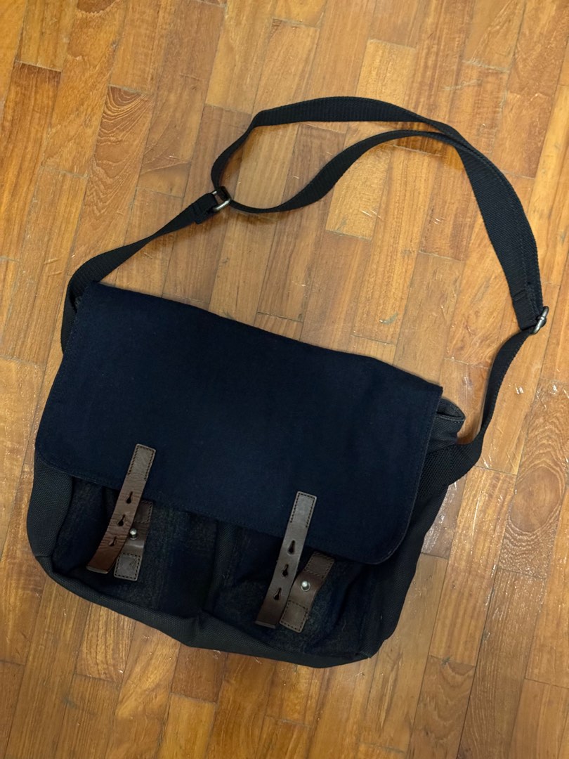 GAP Messenger Bag