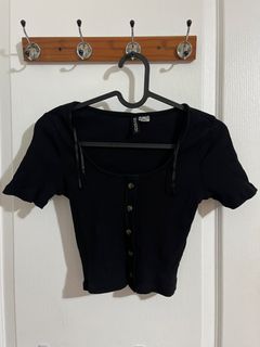 (Category: ) located in . Submitted by preloved_items01 (Listing ID 1301496002, Image 1). Description: .