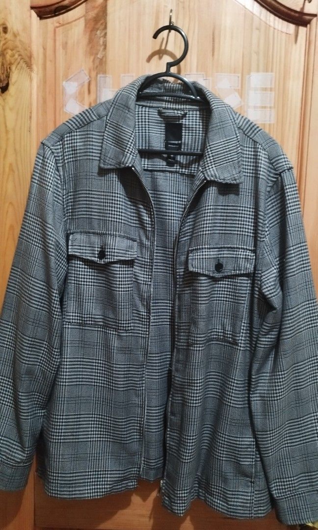 H&M overshirt jacket (Category: Coats, Jackets and Outerwear) located in Alicia. Submitted by wrence_09 (Listing ID 1301599127, Image 1). Description: .