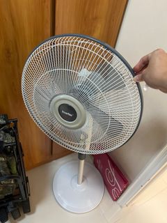 （分類：）位於 。 由 vincenthongch 提交（商品編號 1301563177，圖片 1）。簡介： 。
