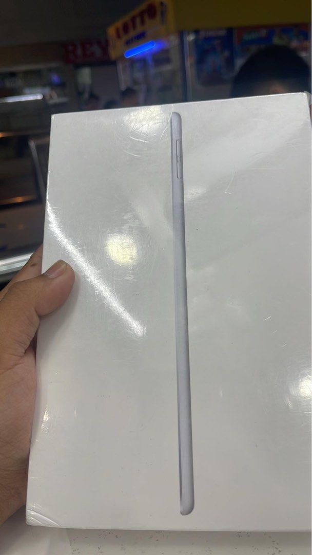 Ipad Mini 5 (Category: iPad) located in Quezon City. Submitted by madamsgadgetsshop (Listing ID 1301519057, Image 1). Description: .
