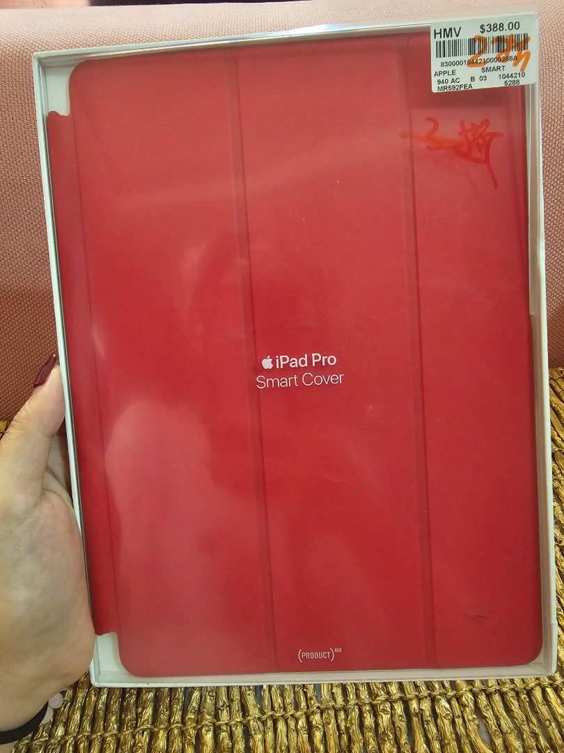 iPad Pro (10.5 inch) Smart Cover (Category: Cases & Sleeves) located in Baguio. Submitted by thriftfinds_2600 (Listing ID 1301648852, Image 1). Description: Authentic iPad cover. Please check all photos for details. MOP: Gcash MOD: Flash.